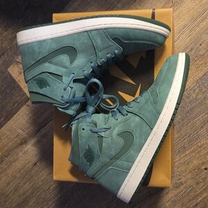 Air Jordan NIB 1 Zoom CMFT Nike Nobal Green/Bicoastal/White High-Top Sneakers